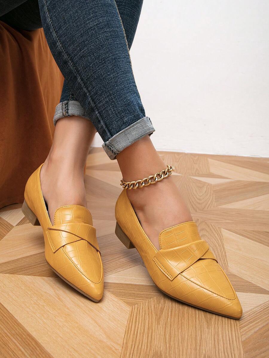 Mocassin plat imprimé crocodile avec détail doré