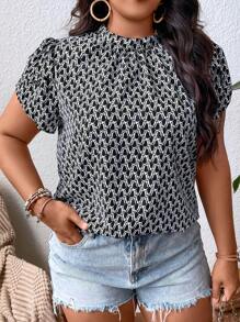 Calvaya 大碼滿版印花花瓣袖襯衫 - 黑與白 - 查看 1