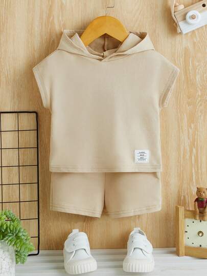 男嬰補丁細節連帽T恤和短褲