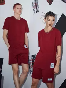 Manfinity RebelGame 1入組字母圖案T恤和1入組腰部抽繩短褲 - 酒紅色 - 查看 1