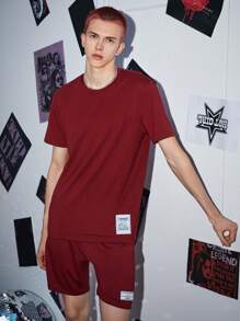 Manfinity RebelGame 1入組字母圖案T恤和1入組腰部抽繩短褲 - 酒紅色 - 查看 5