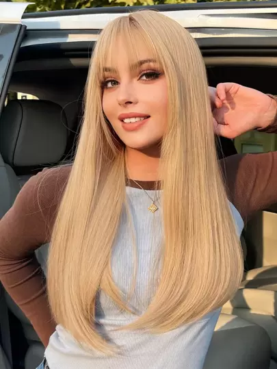 26英寸长直发合成假发，带刘海，适合女性，金色假发，适合日常佩戴、角色扮演、派对等场合。（请注意佩戴和保养方法。由于拍摄时的光线和角度原因，实际产品颜色可能与图片略有不同。）