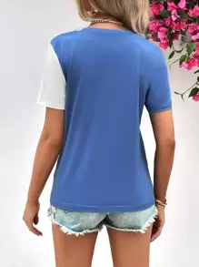 SHEIN LUNE 印花V領T恤 - 藍白色 - 查看 2