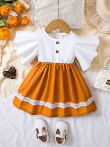 SHEIN 嬰兒雙色鏤空蕾絲花邊蝴蝶袖連衣裙 - 彩色 - 查看 1