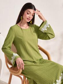 Al Najma Appliques Split Hem Top & Trousers - Green - View 5