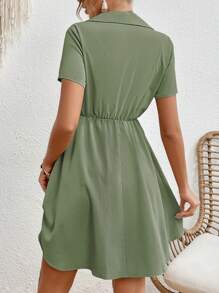 SHEIN Frenchy 素色圍裹細節A字連衣裙 - 軍綠色 - 查看 4