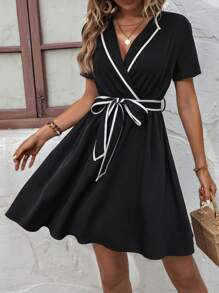 SHEIN VCAY 撞色滾邊繫腰帶連衣裙 - 黑色 - 查看 1