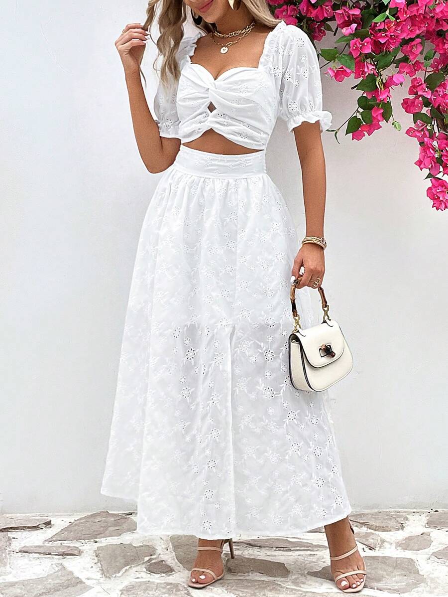 SHEIN Privé 網眼刺繡前扭結鏤空泡泡袖褶邊緊身洋裝 - 白色 - 查看 1