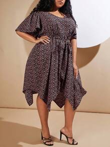 SHEIN CURVE+ 大碼碎花蝴蝶袖手帕下擺繫腰帶洋裝