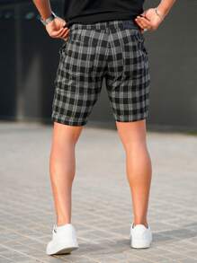 Men Plaid Print Slant Pocket Shorts