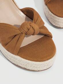 Styleloop 女性結飾踝帶度假織物坡跟涼鞋 - 棕色 - 查看 4