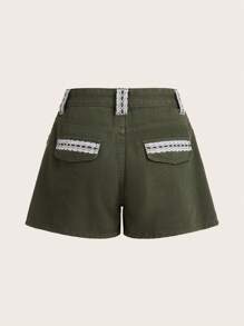 ROMWE Fairycore Shorts en mezclilla con encaje en contraste con bolsillo con solapa - Verde militar - Ver 2