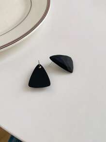 1對時尚紋理質感三角形耳釘適合女士日常裝飾 - 黑色 - 查看 2