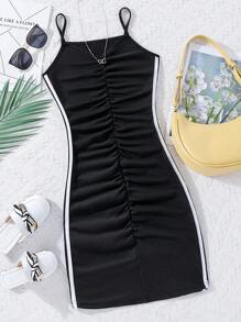 SHEIN 女孩側拼接織帶褶邊吊帶連衣裙 - 黑色 - 查看 1