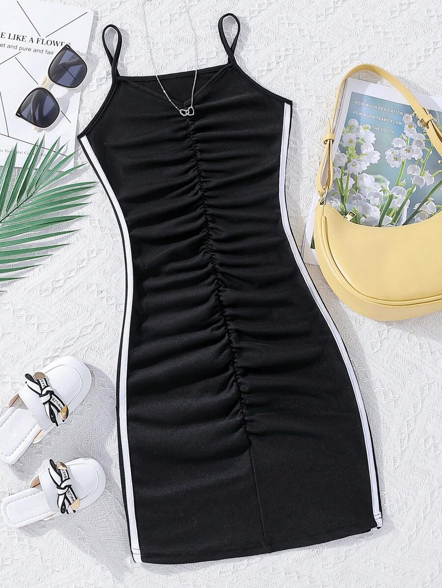 SHEIN 女孩側拼接織帶褶邊吊帶連衣裙 - 黑色 - 查看 1