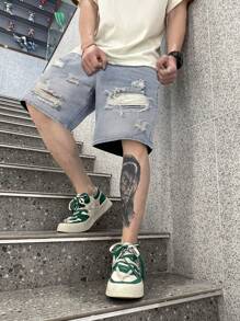 Manfinity Roghcode Lỏng lẻo phù hợp Nam Rách Và Frayed Quần short Denim - Rửa nhẹ - Xem 3