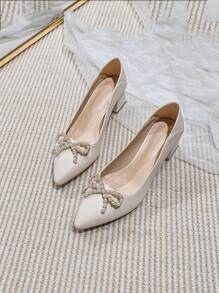 人造珍珠和蝴蝶結裝飾尖頭粗跟淺口高跟鞋 - 米色 - 查看 3