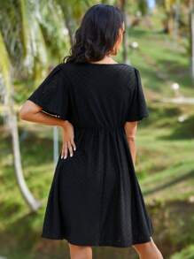 SHEIN 孕婦V領蝴蝶袖網眼刺繡洋裝