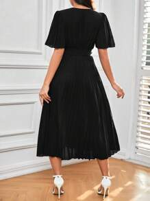 SHEIN Frenchy 素色百褶下擺繫腰帶連衣裙 - 黑色 - 查看 5