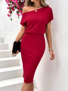 SHEIN Clasi Vestido ajustado unicolor de cuello asimétrico de manga murciélago - Rojo - Ver 1