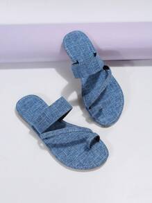Nuevas sandalias de dedo planas y de moda para mujer