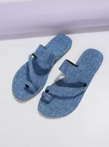 Nuevas sandalias de dedo planas y de moda para mujer