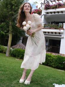 Vestido con estampado floral de manga farol
