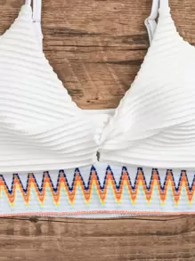 SHEIN Swim 鋸齒紋拼接織帶前扭結吊帶比基尼泳裝上衣 - 米色 - 查看 7