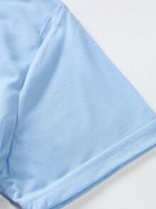 Manfinity Homme Men Building & Letter Graphic Tee - Blue - View 4