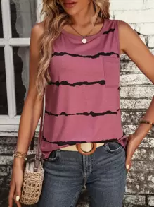 SHEIN LUNE 条纹印花口袋贴片背心图案 T 恤女式上衣 - 紅木色 - 查看 4