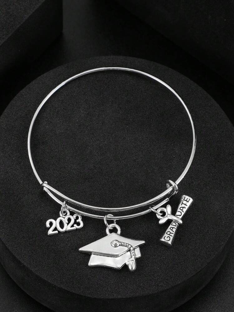 1pc Fashionable Zinc Alloy Graduation Hat & Year Number Charm Bangle For Women For Daily Decoration
