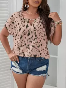 SHEIN LUNE Plus Allover Print Keyhole Neckline Batwing Sleeve Blouse - Dusty Pink - View 1