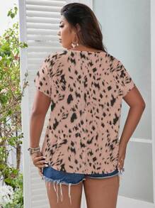 SHEIN LUNE Plus Allover Print Keyhole Neckline Batwing Sleeve Blouse - Dusty Pink - View 2