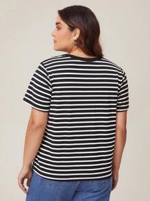 SHEIN BASICS Kích thước lớn In sọc Áo thun - Đen và trắng - Xem 2