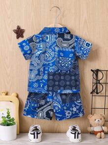 男嬰佩斯利印花襯衫和短褲和T恤