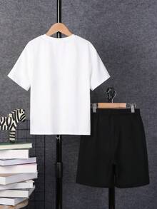 SHEIN 男孩日本字母和數字圖案T恤和腰部抽繩短褲 - 黑與白 - 查看 2