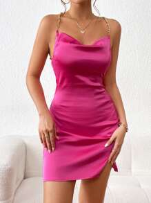 SHEIN Privé 鏈條細節垂領露背緞面吊帶連衣裙 - 玫紅色 - 查看 5