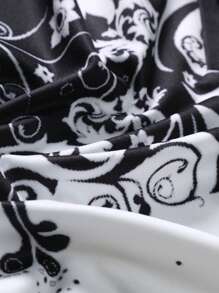 Manfinity AFTRDRK Áo thun có cổ Nam Nút Khối Màu Hoa Giải trí - Đen và trắng - Xem 3