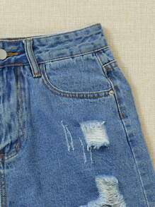 Breezaya 破洞毛邊牛仔短褲 - 中等水洗藍 - 查看 3