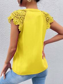 SHEIN Clasi 拼接水溶蕾絲插肩袖缺口領襯衫 - 黃色 - 查看 2