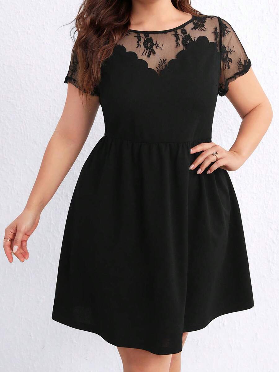 SHEIN Clasi 大碼蕾絲拼接A字連衣裙 - 黑色 - 查看 1