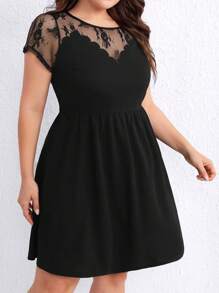 SHEIN Clasi 大碼蕾絲拼接A字連衣裙 - 黑色 - 查看 4