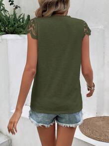 SHEIN Frenchy 拼接水溶蕾絲T恤 - 軍綠色 - 查看 2