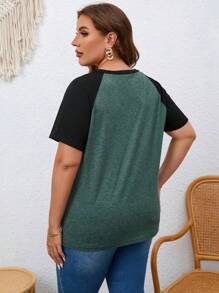 SHEIN LUNE Framsida Knappar Färgblock Enkel Plus Size T-shirt - Mörk Grön - Visa 2
