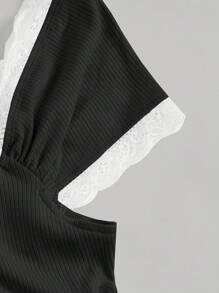 SHEIN MOD T-Shirt mit Kontrast Spitzen, Schleife vorne,