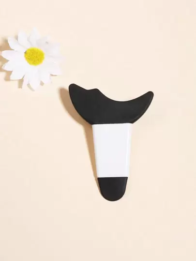 1件装多功能眼妆模板，价格实惠，适合作为圣诞礼物、化妆品、化妆工具等，物美价廉，可作为礼物送给女性，也可作为圣诞礼物。