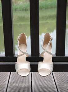 時尚涼鞋適用於女士搭扣裝飾細跟踝帶平底涼鞋 - 金色 - 查看 2