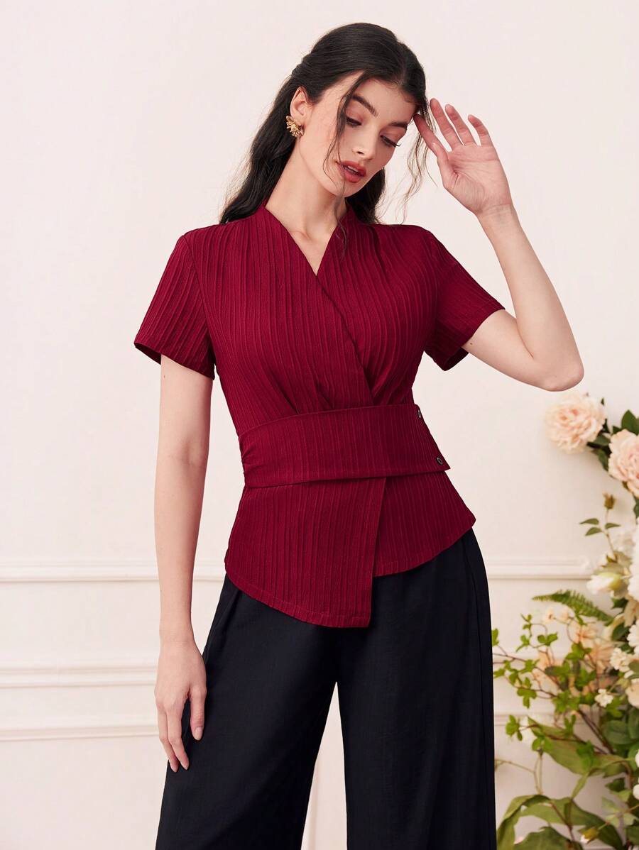 Seusyu 勃艮第红色纯色裹身细节不对称下摆衬衫 - 酒紅色 - 查看 1