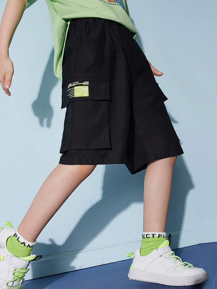 男孩字母貼布翻蓋口袋工裝短褲 - 黑色 - 查看 1