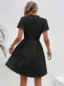 SHEIN Frenchy 素色交疊領A字洋裝 - 黑色 - 查看 2